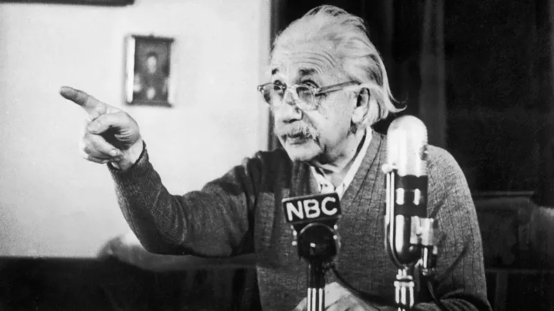 2 серпня 1939 року Альберт Ейнштейн написав листа президенту США Франкліну Рузвельту. Його результатом став Мангеттенський проєкт і один із найвизначніших – і найбільш руйнівних – винаходів в історії.